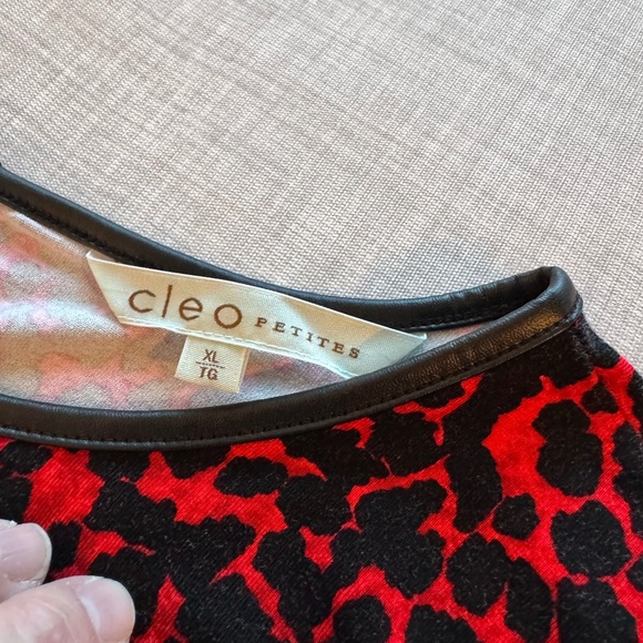 Cleo Petites Red & Black Animal Print Top XL w/ Faux Leather Trim Long Sleeve - Picture 5 of 13